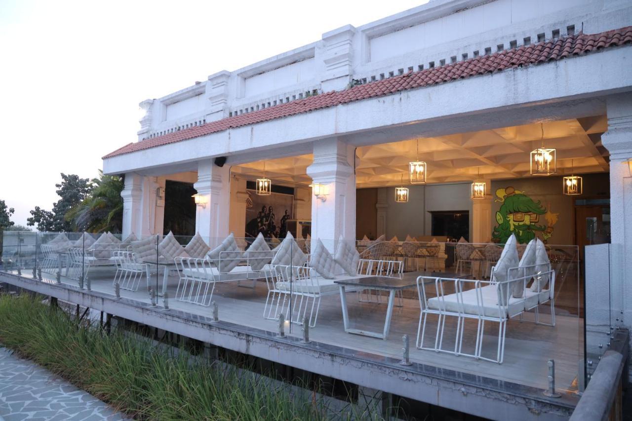 Hotel Fort28 นาคปุระ ภายนอก รูปภาพ